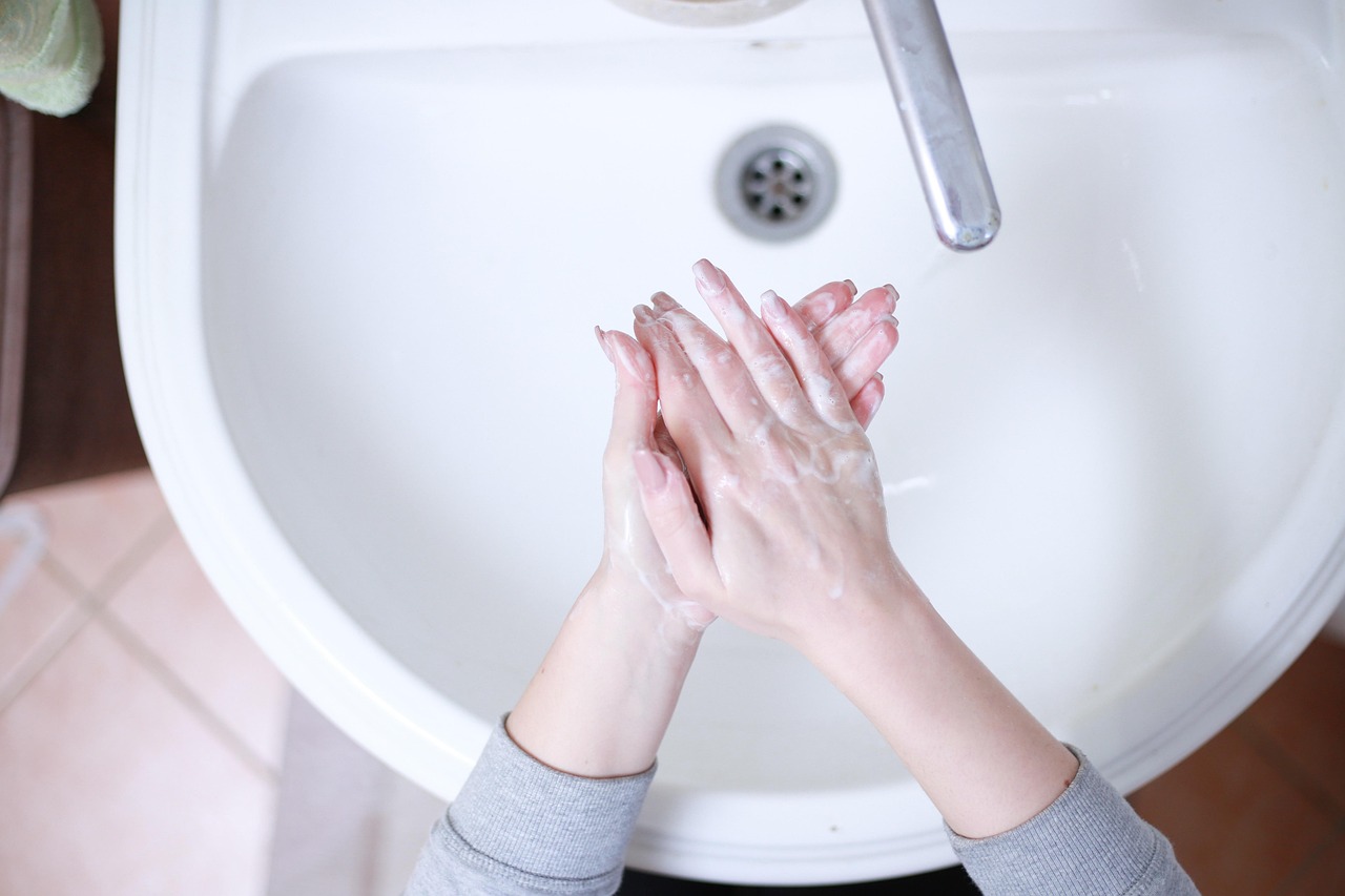 保冷剤を使ったバッグが濡れる原因と対策は？