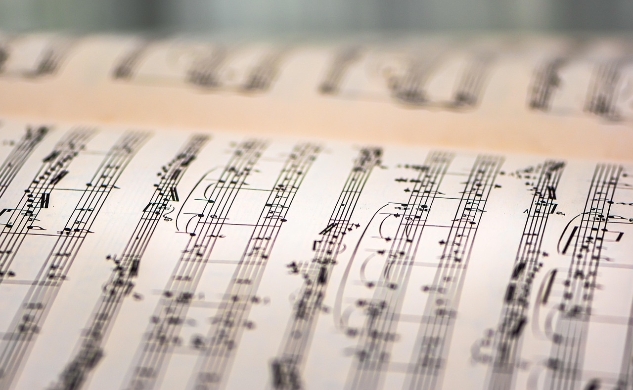 瞑想中に集中を高める音楽グッズはどれが効果的？